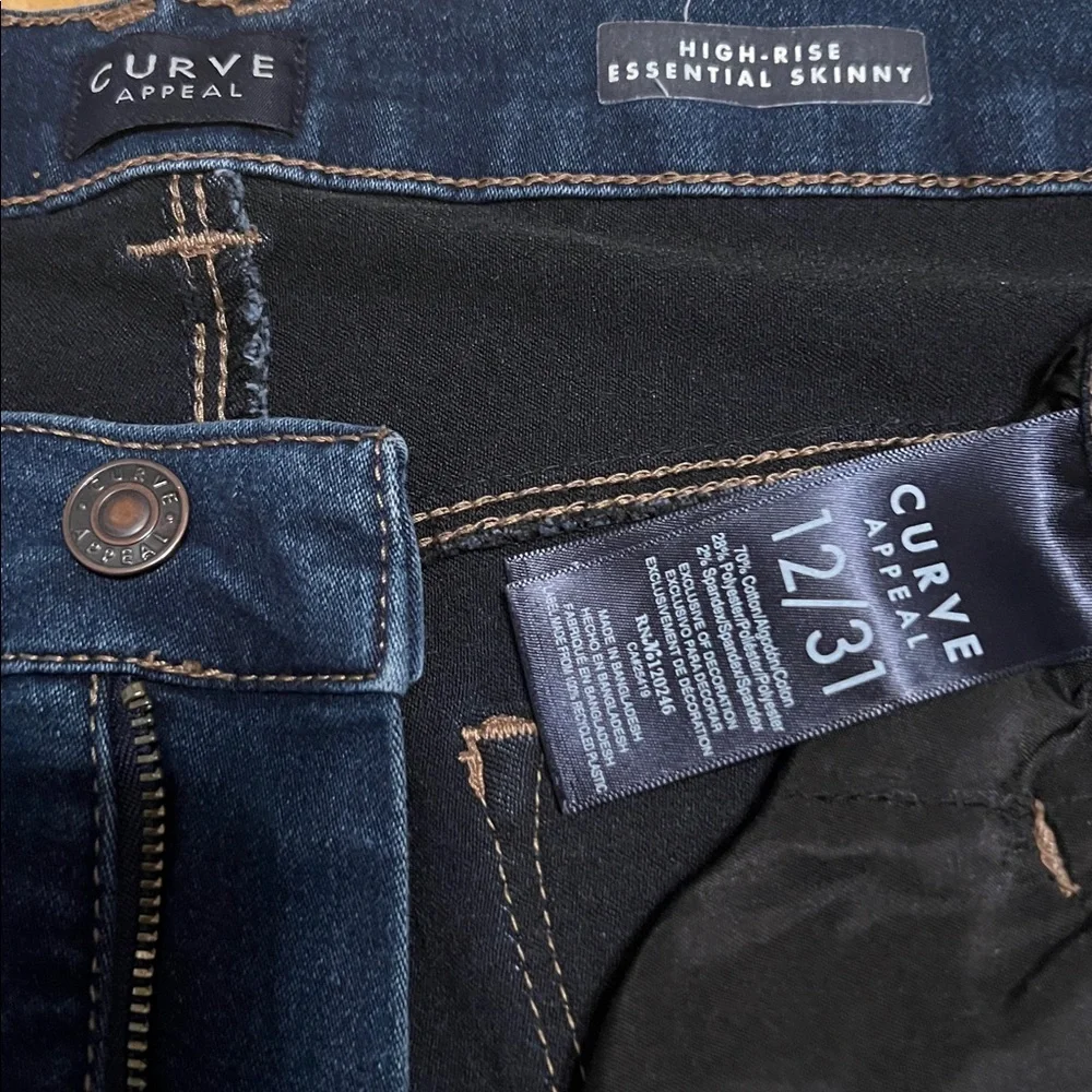 Women's Skinny Jeans in Dark Blue Stretch Denim - Picture 3 of 4